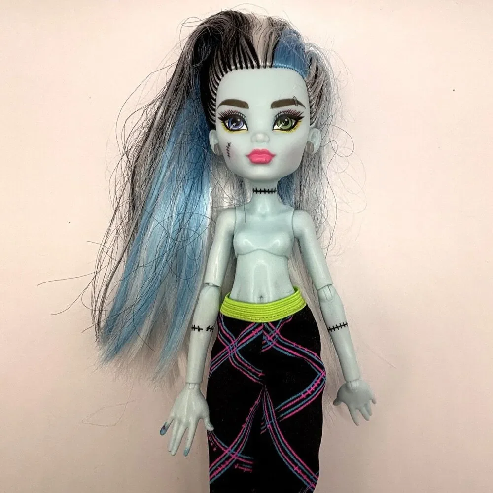 Monster High G3 Creepover Party Frankie Stein Doll With Pants & Boots 2022